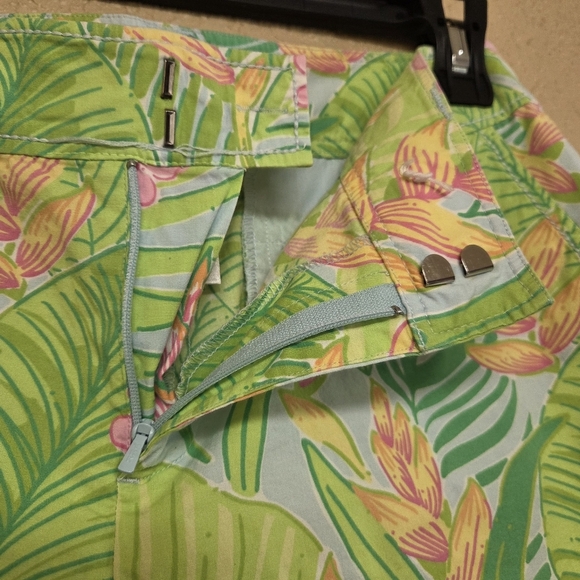 Vtg Lilly Pulitzer Tropical Floral Bermuda Shorts Sz 8 Beachy Summer Casual - Picture 3 of 9